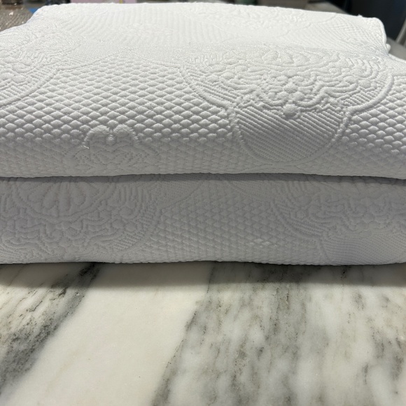 unknown Bedding White Twin Matelasse Bedspread Made In Portugal